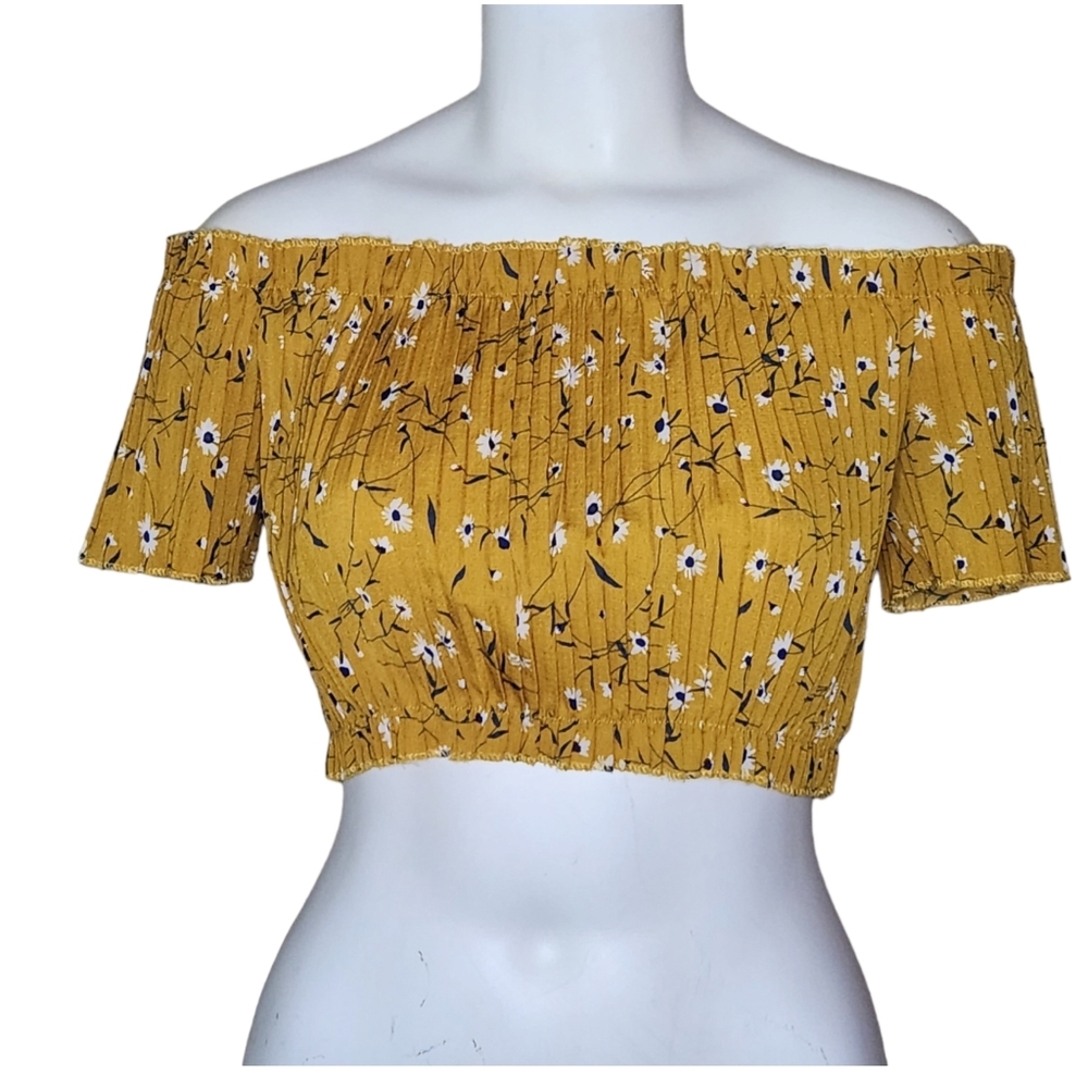 Women's Floral Off Shoulder Crop Top. Size L.